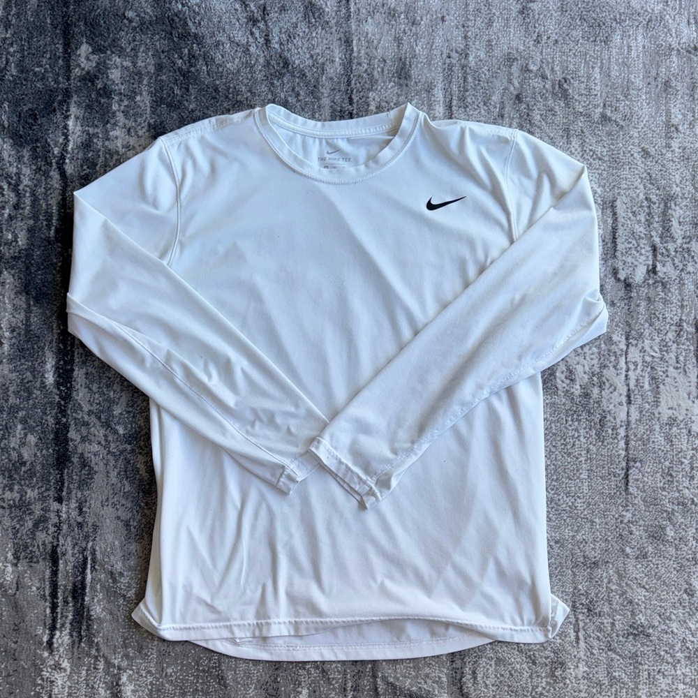 Nike Men's Classic White Long Sleeve Tee
